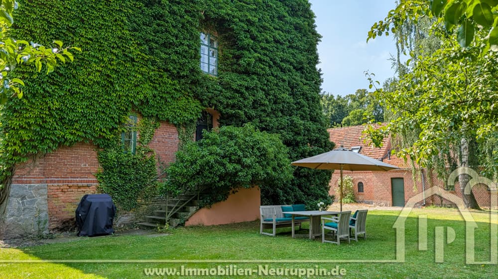 Sitzecke an der Giebelseite